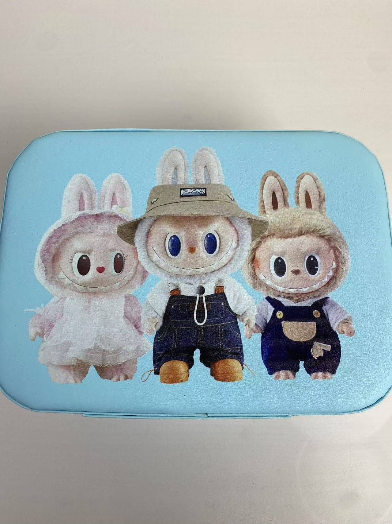 🔥Labubu Cute gift box(1 suitcase + 9 random items)